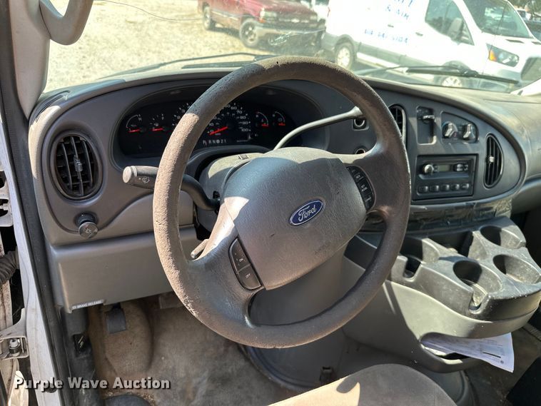 image for item KT9358 2007 Ford E250  van