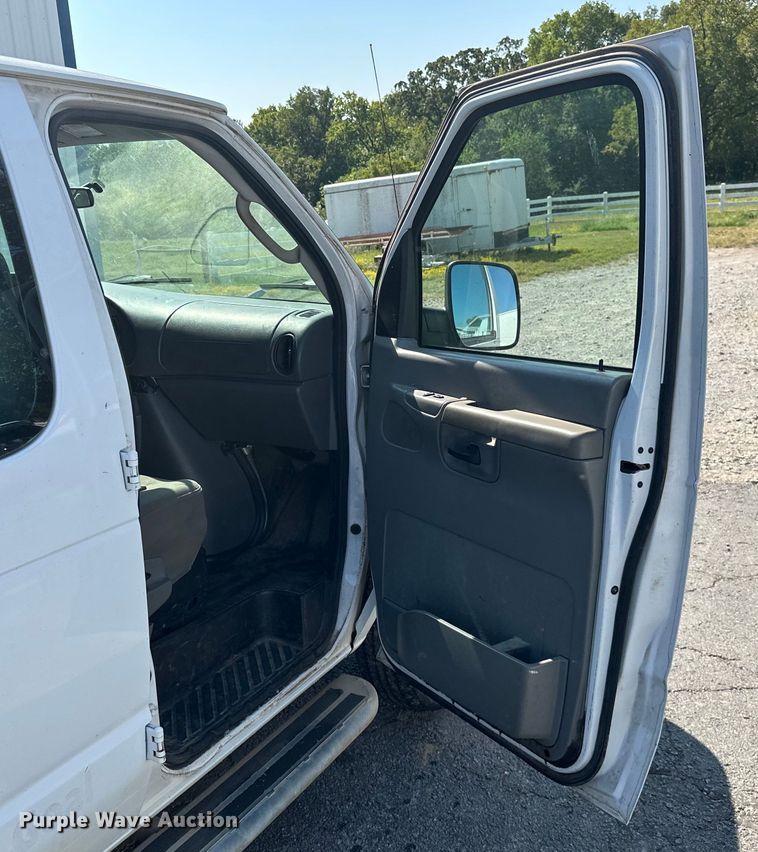 image for item KT9358 2007 Ford E250  van
