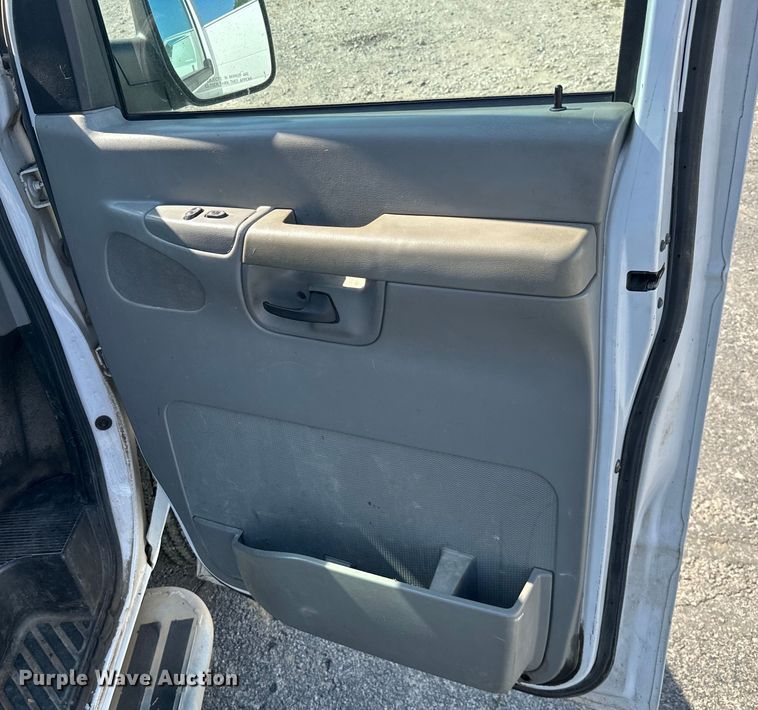 image for item KT9358 2007 Ford E250  van