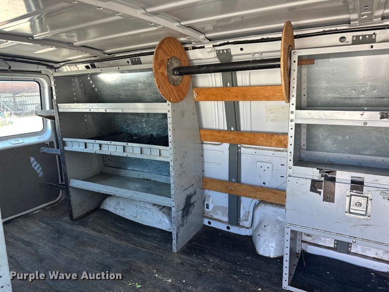 image for item KT9358 2007 Ford E250  van