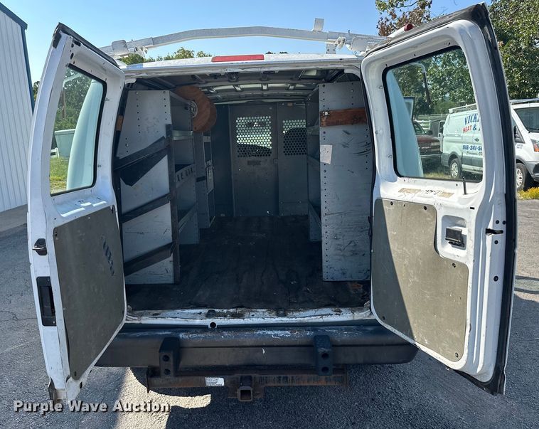 image for item KT9358 2007 Ford E250  van