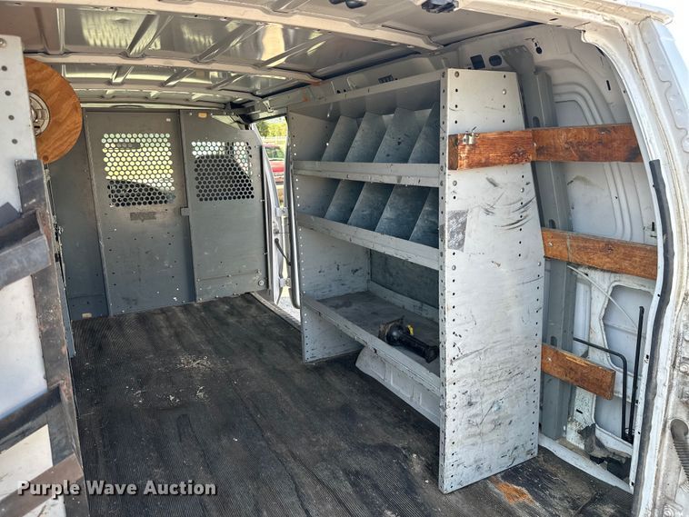 image for item KT9358 2007 Ford E250  van