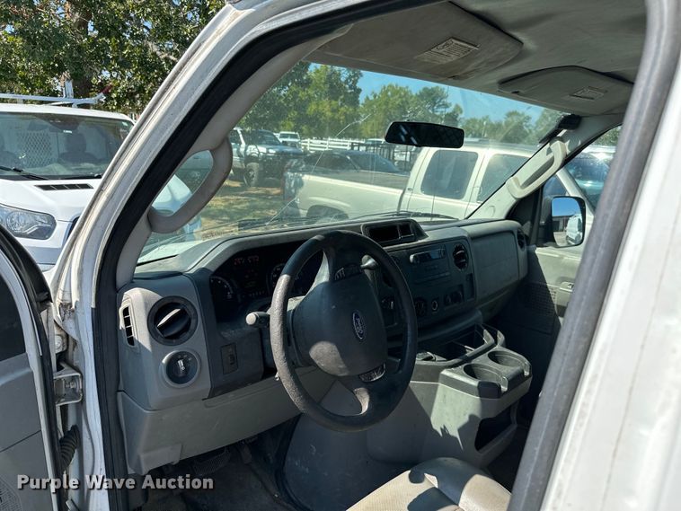 image for item KT9360 2009 Ford E350 Super Duty  van