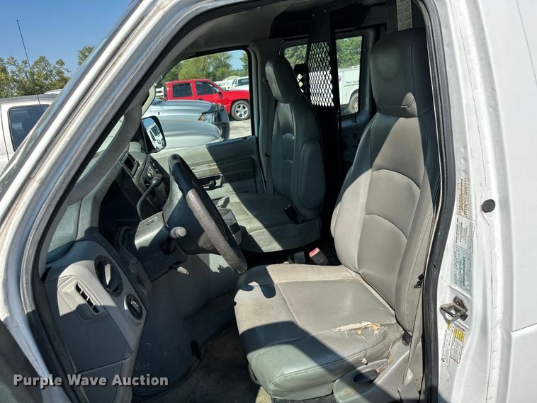 image for item KT9360 2009 Ford E350 Super Duty  van