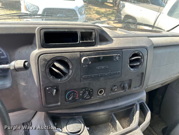 image for item KT9360 2009 Ford E350 Super Duty  van