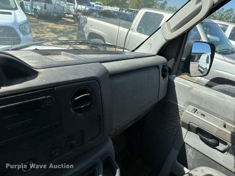 image for item KT9360 2009 Ford E350 Super Duty  van