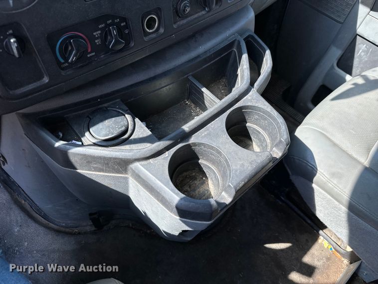 image for item KT9360 2009 Ford E350 Super Duty  van