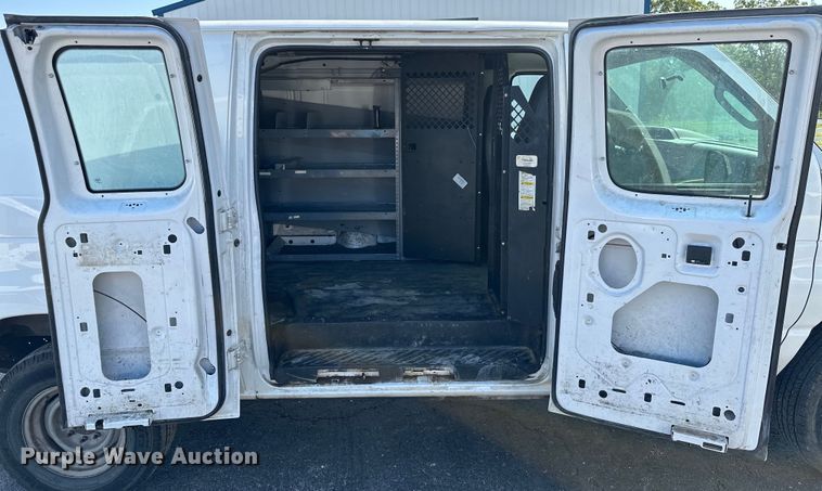 image for item KT9360 2009 Ford E350 Super Duty  van
