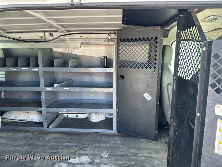 image for item KT9360 2009 Ford E350 Super Duty  van