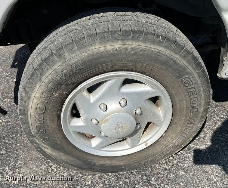 image for item KT9360 2009 Ford E350 Super Duty  van