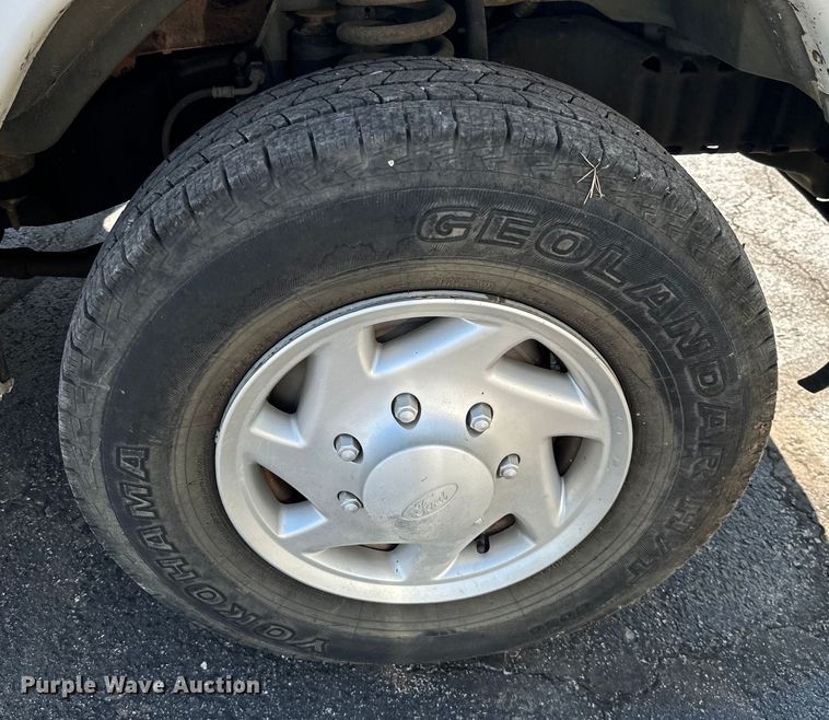 image for item KT9360 2009 Ford E350 Super Duty  van