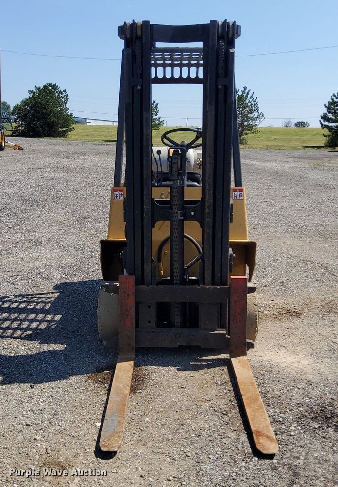 image for item KW9024 Hyster S40XL  forklift