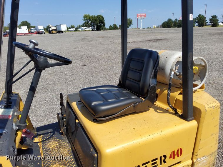 image for item KW9024 Hyster S40XL  forklift