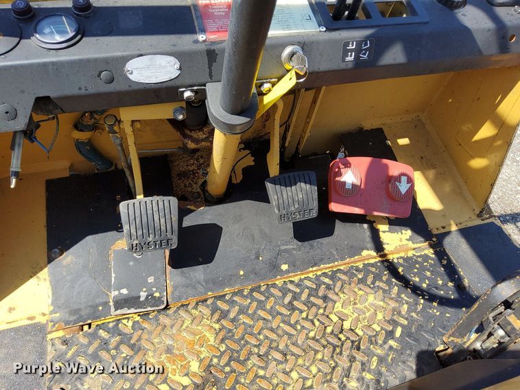 image for item KW9024 Hyster S40XL  forklift