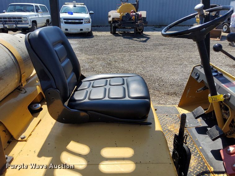 image for item KW9024 Hyster S40XL  forklift