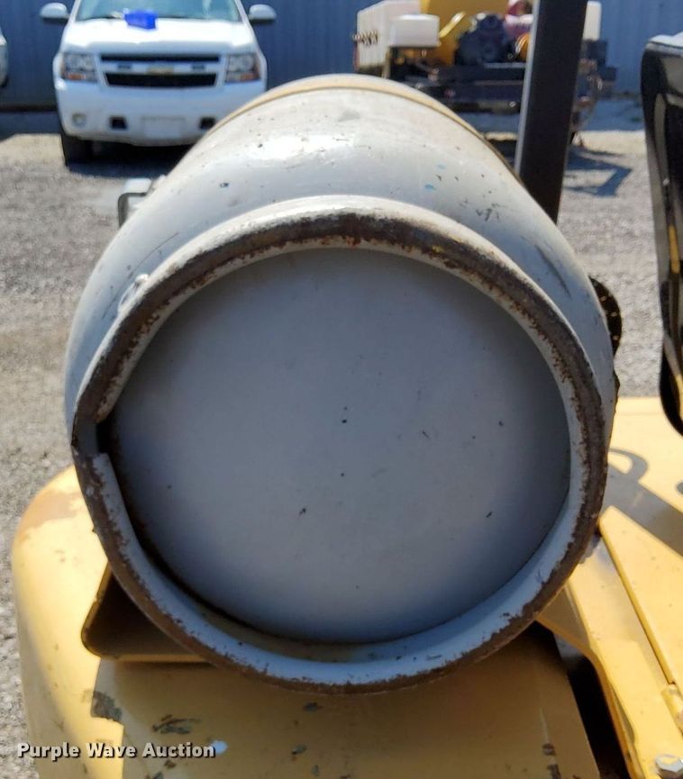 image for item KW9024 Hyster S40XL  forklift