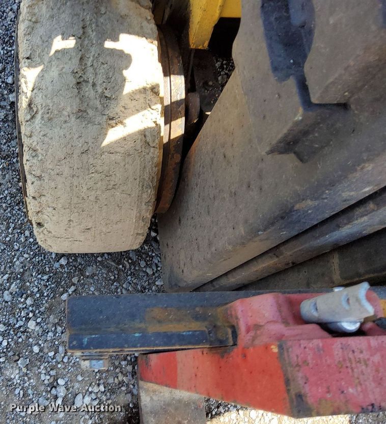 image for item KW9024 Hyster S40XL  forklift