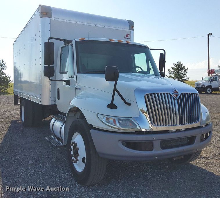 image for item KW9030 2014 International 4300 SBA  box truck