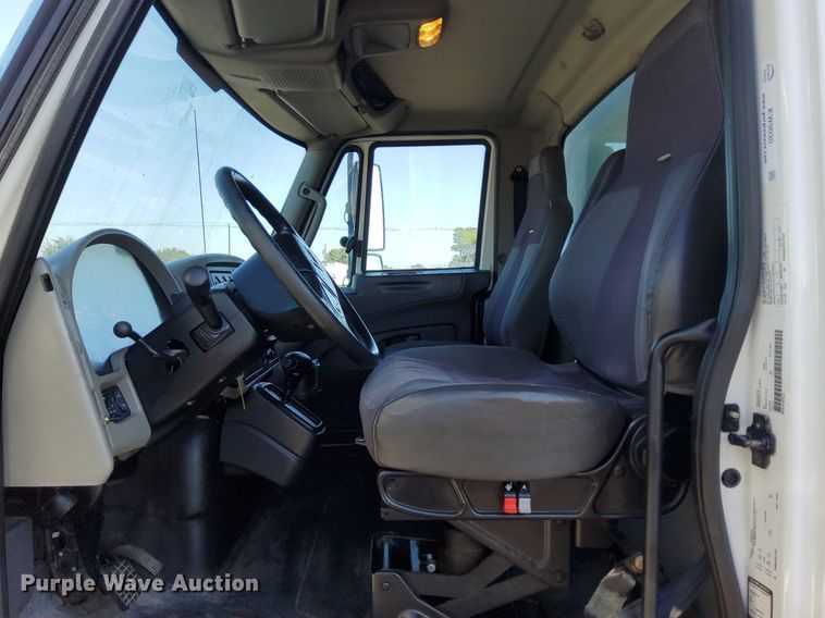 image for item KW9030 2014 International 4300 SBA  box truck