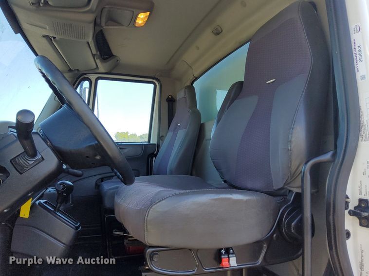 image for item KW9030 2014 International 4300 SBA  box truck