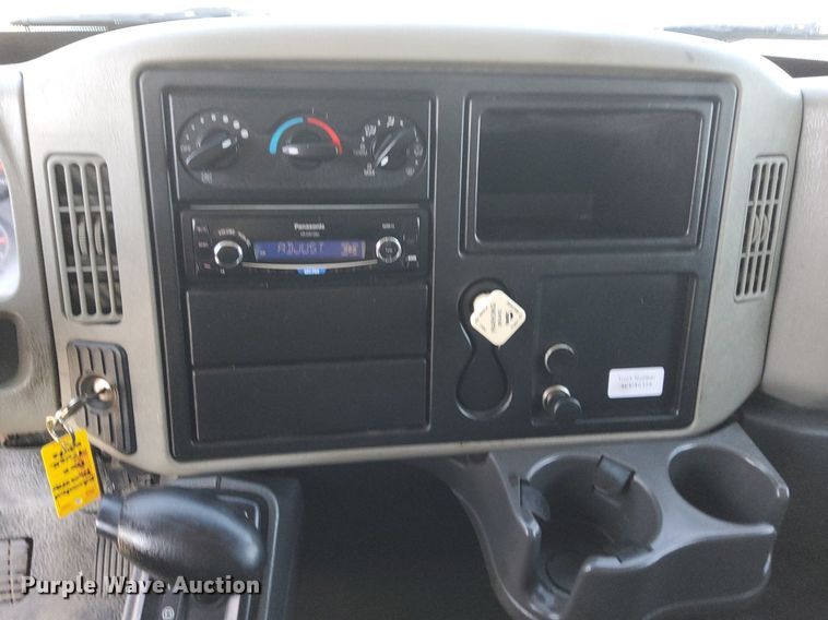 image for item KW9030 2014 International 4300 SBA  box truck