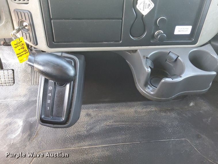 image for item KW9030 2014 International 4300 SBA  box truck