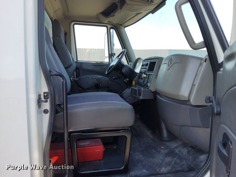 image for item KW9030 2014 International 4300 SBA  box truck