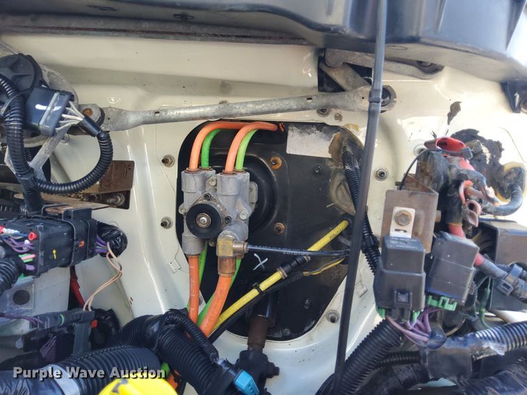 image for item KW9030 2014 International 4300 SBA  box truck