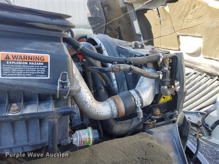 image for item KW9030 2014 International 4300 SBA  box truck