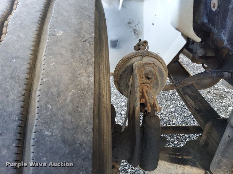 image for item KW9030 2014 International 4300 SBA  box truck