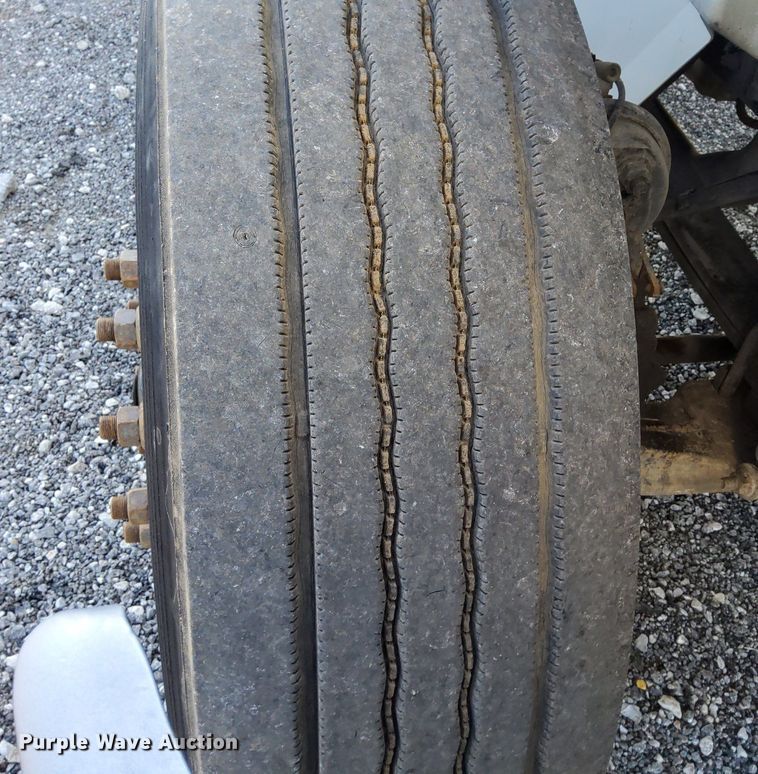 image for item KW9030 2014 International 4300 SBA  box truck