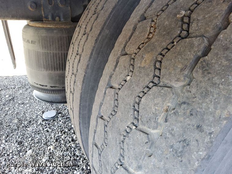 image for item KW9030 2014 International 4300 SBA  box truck