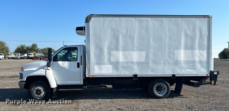 image for item KW9031 2003 Chevrolet C4500  refrigerated truck