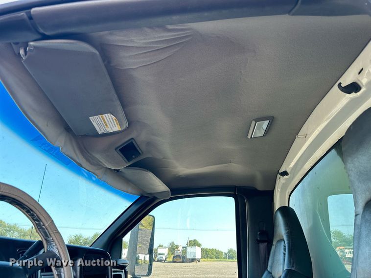 image for item KW9031 2003 Chevrolet C4500  refrigerated truck