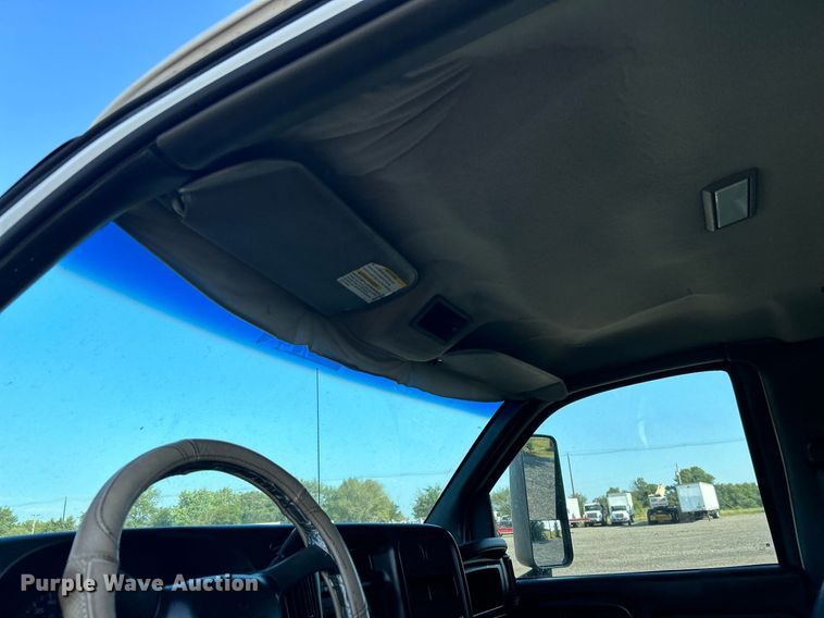 image for item KW9031 2003 Chevrolet C4500  refrigerated truck