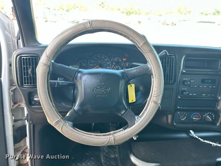 image for item KW9031 2003 Chevrolet C4500  refrigerated truck