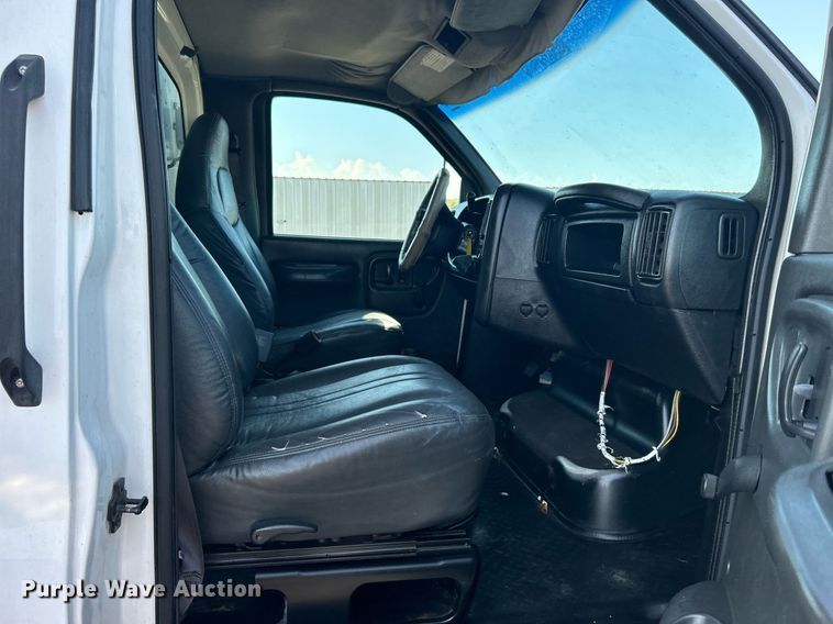 image for item KW9031 2003 Chevrolet C4500  refrigerated truck