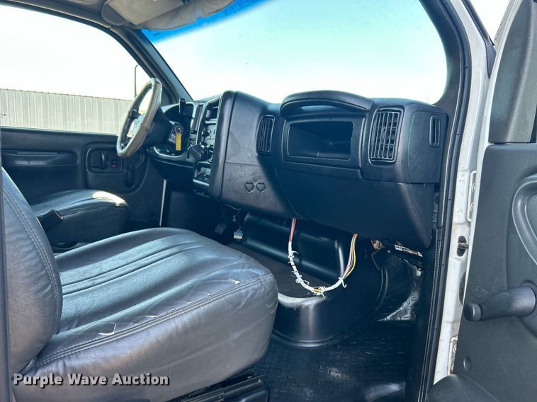 image for item KW9031 2003 Chevrolet C4500  refrigerated truck