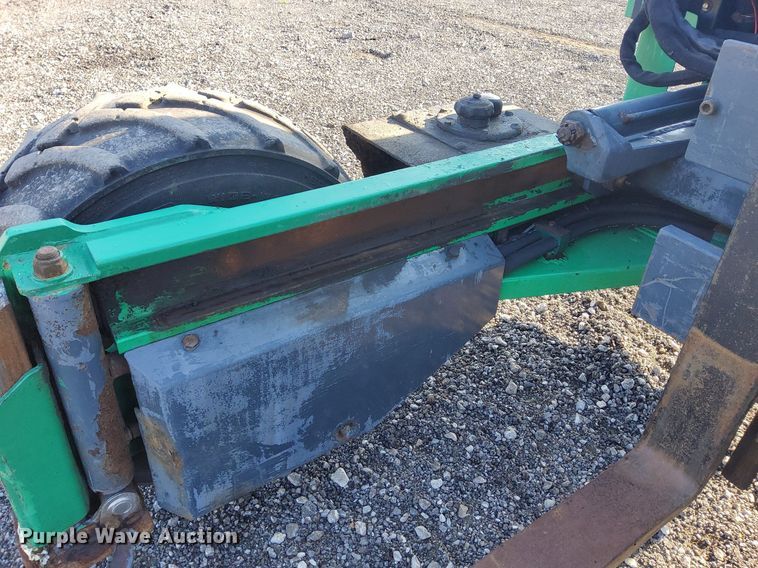 image for item KW9032 1999 Moffett M4000E  forklift