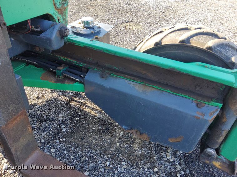 image for item KW9032 1999 Moffett M4000E  forklift