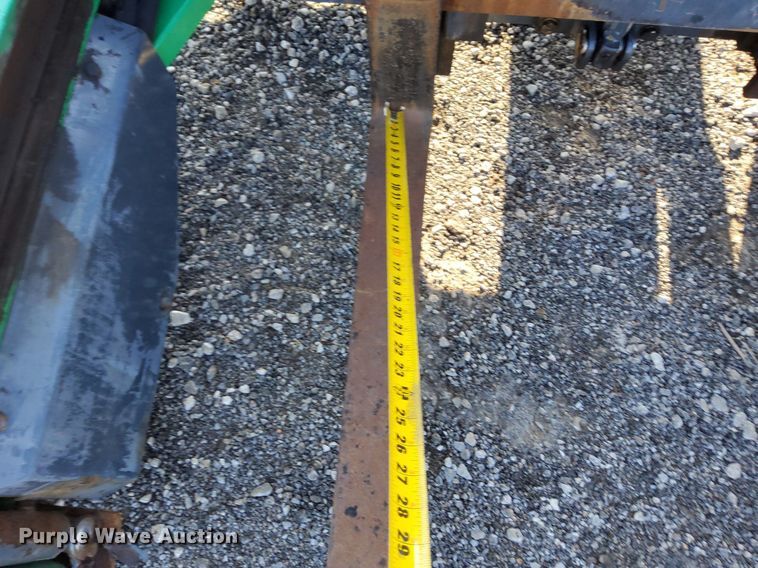 image for item KW9032 1999 Moffett M4000E  forklift