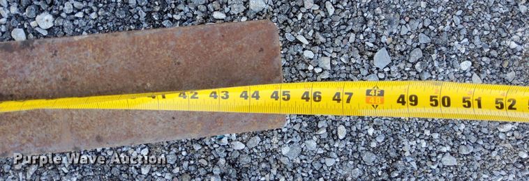 image for item KW9032 1999 Moffett M4000E  forklift