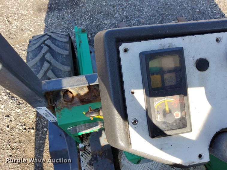 image for item KW9032 1999 Moffett M4000E  forklift