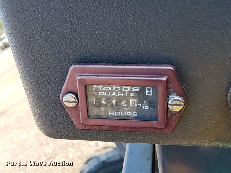 image for item KW9032 1999 Moffett M4000E  forklift