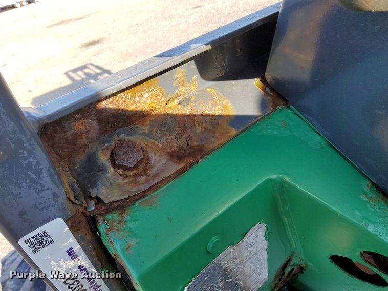 image for item KW9032 1999 Moffett M4000E  forklift