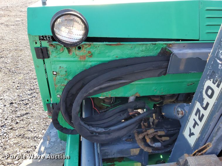 image for item KW9032 1999 Moffett M4000E  forklift