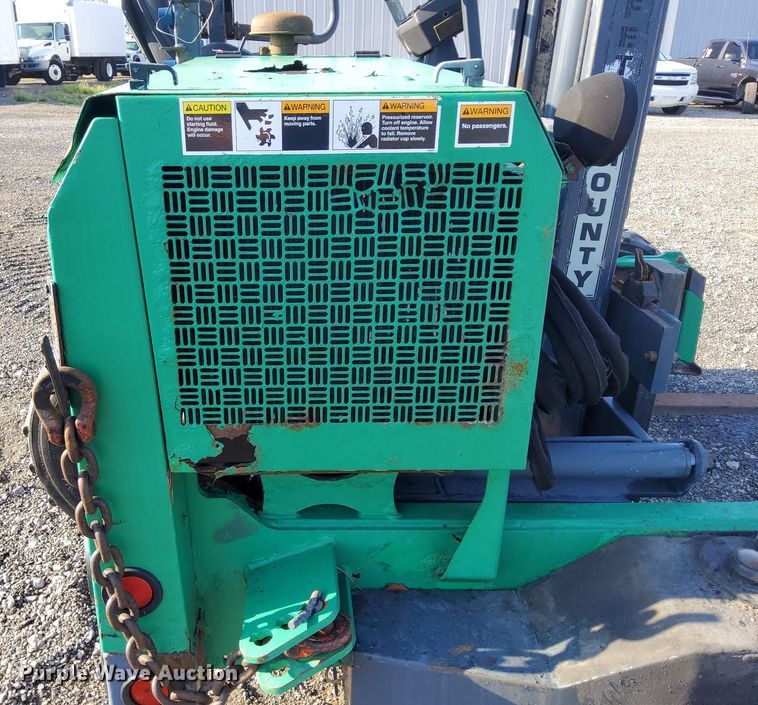 image for item KW9032 1999 Moffett M4000E  forklift