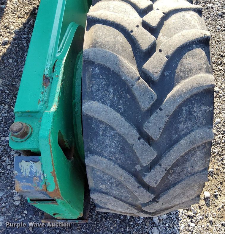 image for item KW9032 1999 Moffett M4000E  forklift