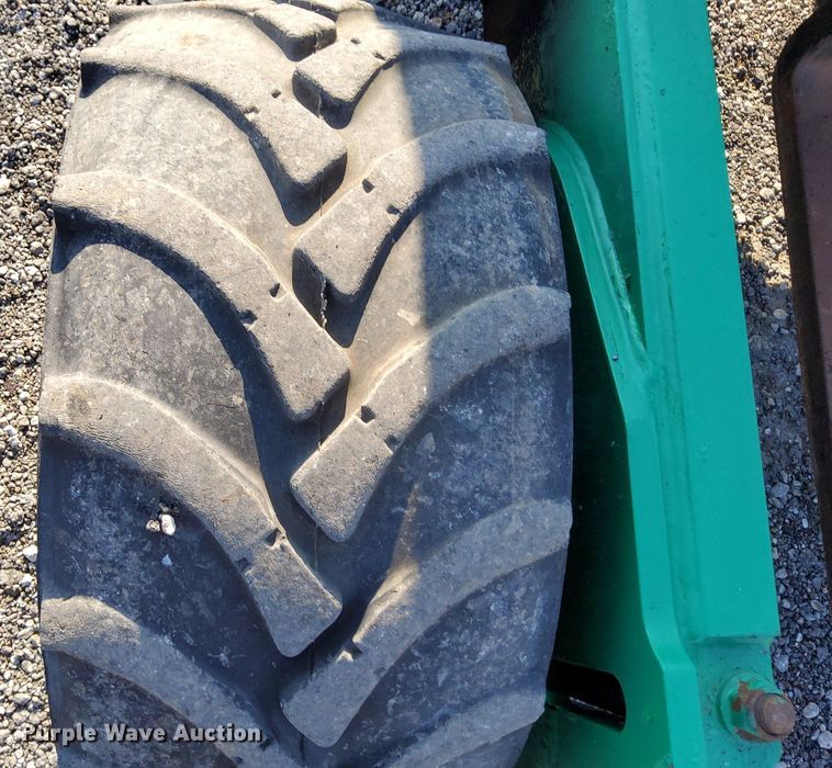 image for item KW9032 1999 Moffett M4000E  forklift