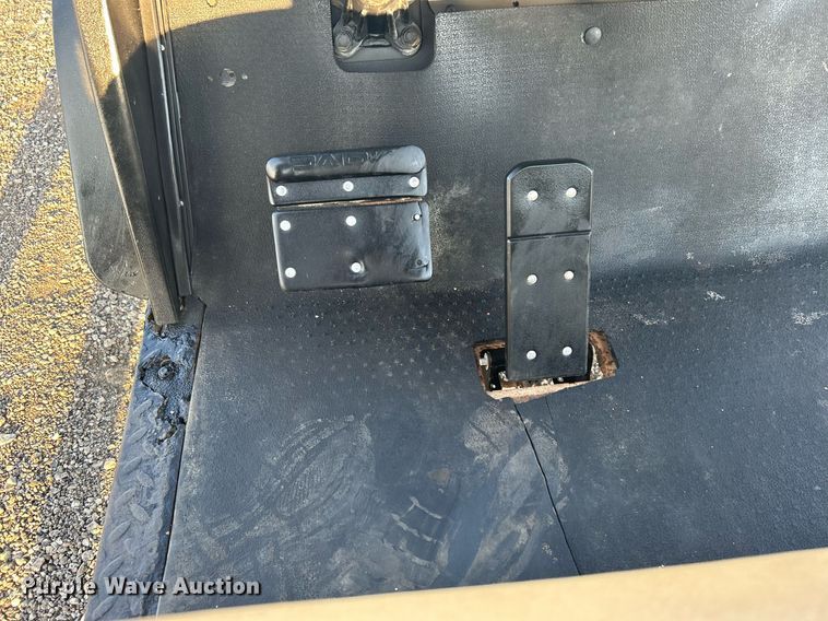 image for item KW9035 EZGO Express S4  golf cart